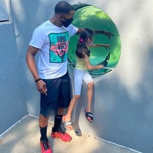 Meet your Posher, Cj